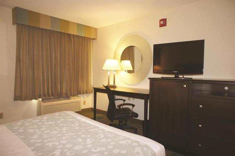 Wyndham Garden Columbia-Ft Jackson Hotel Екстериор снимка